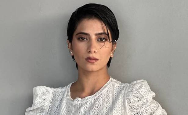 Model accuses photographer of harassment shares evidencjpg